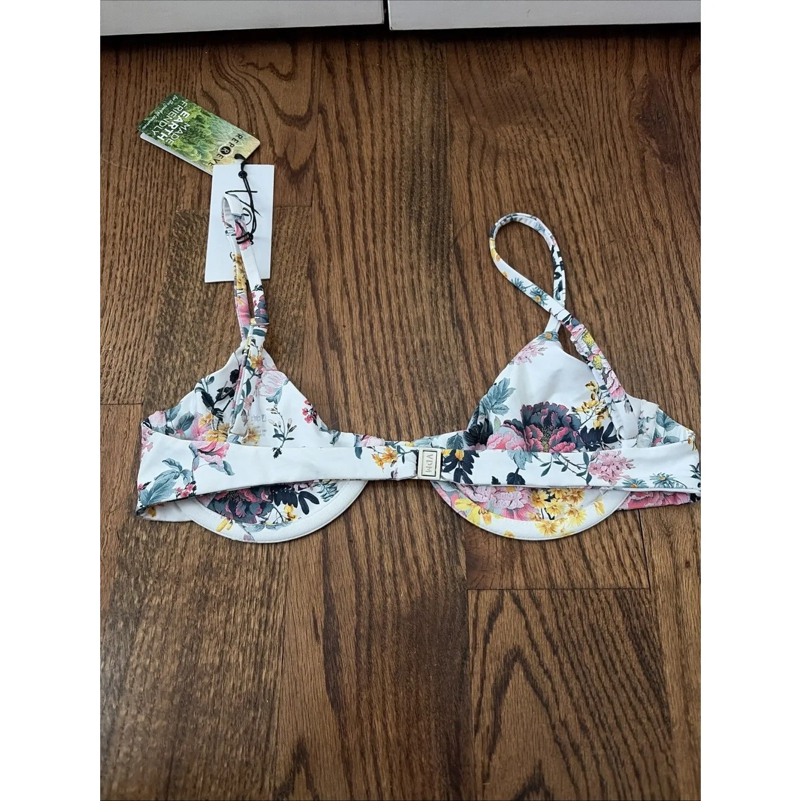 VDM Livinia Bikini Top Floral White Beach Resort Swim Size S NWT - Image 4
