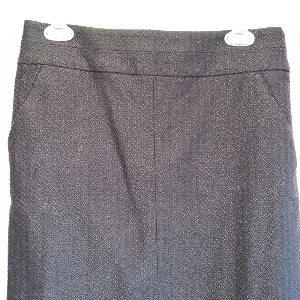 LOFT pencil skirt black textured back zipper M lined knee length straight - Image 3
