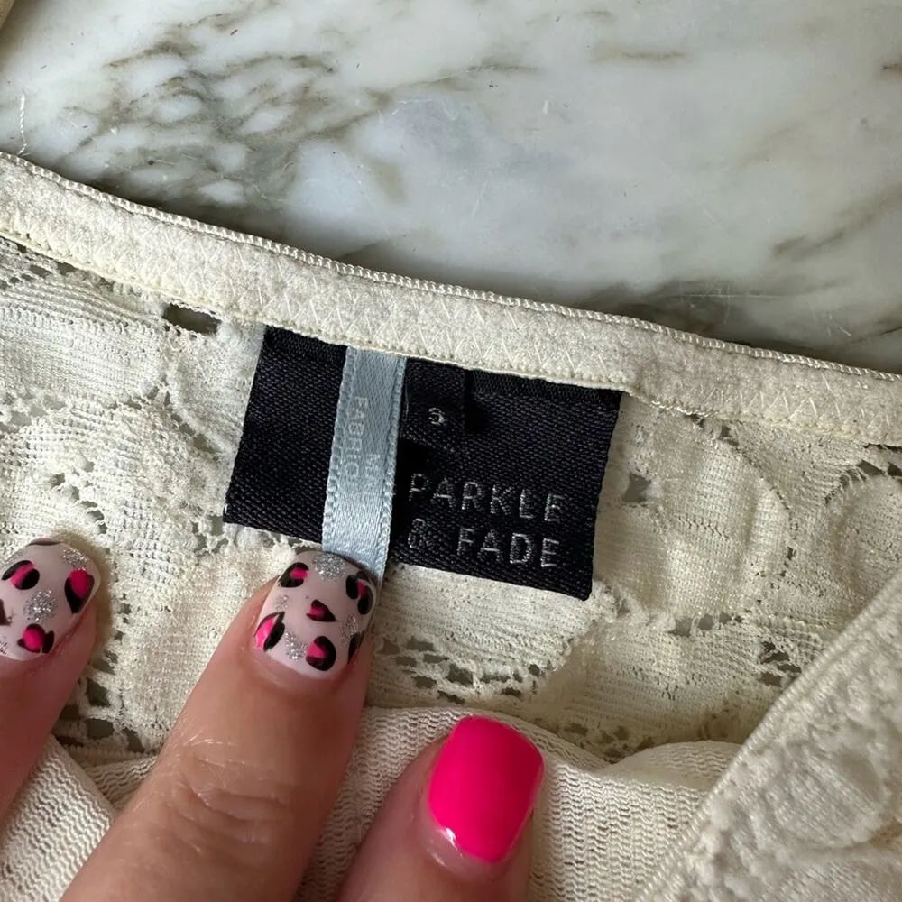 UO SPARKLE AND FADE Urban Outfitters Floral Lace Bralette Brami Cream Size Small - Image 3