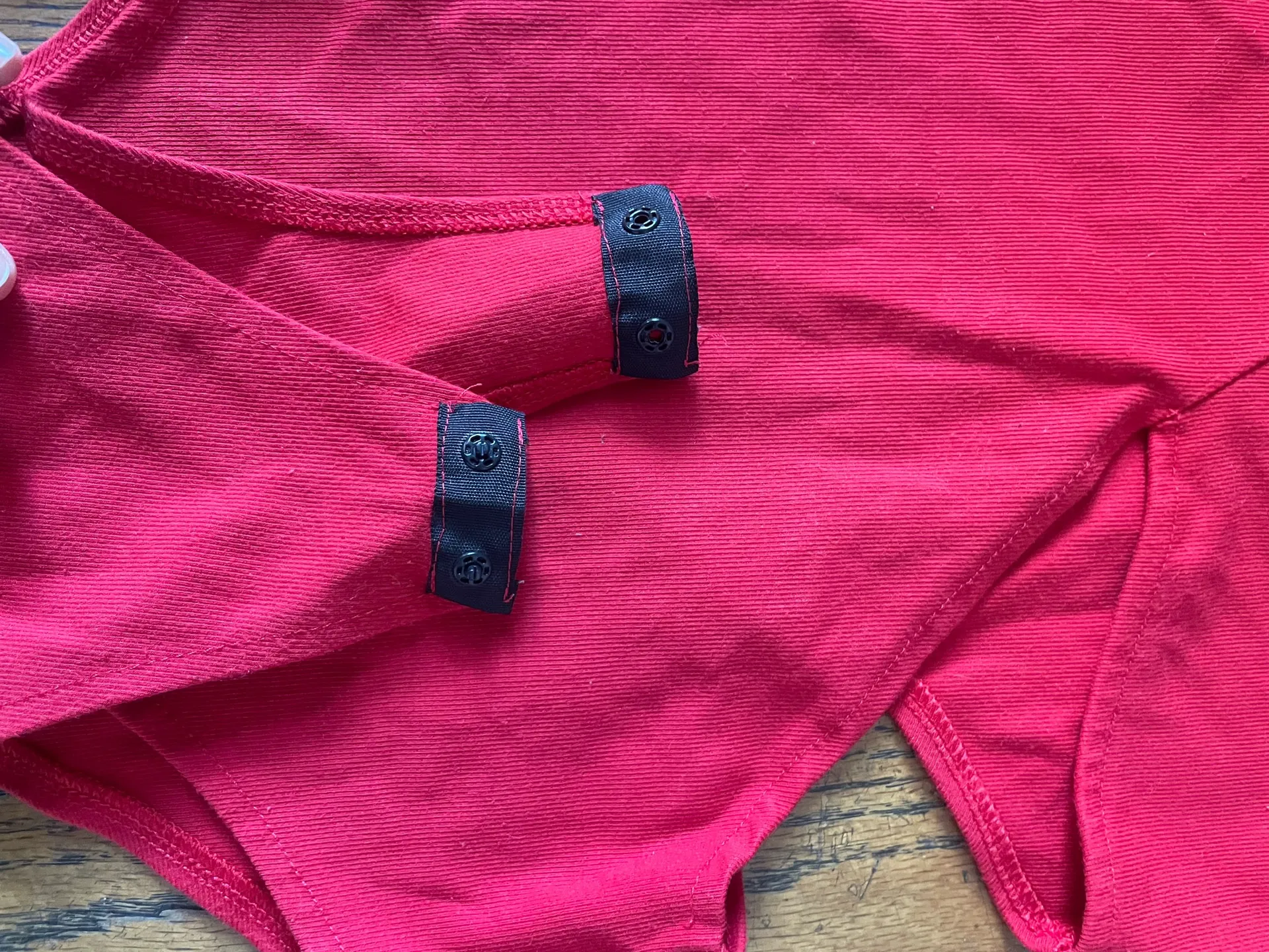 One-Shoulder Bodysuit Adika Red Cut-Out - Image 5