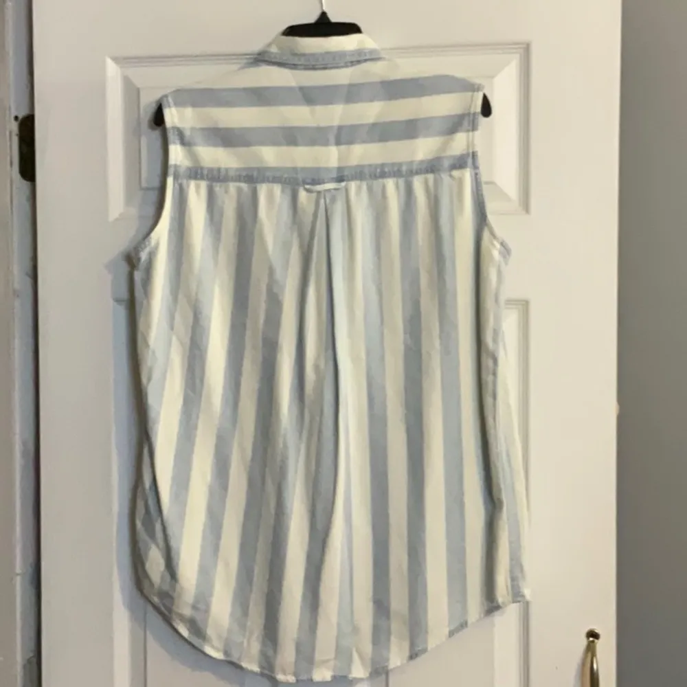 Blue and White Striped Sleeveless Button - Image 3