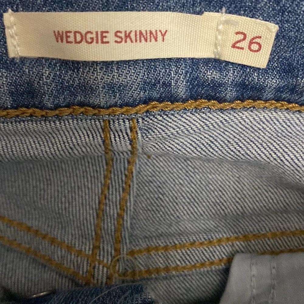 Levi's  Wedgie Skinny Raw Hem Distressed Jeans - Image 6