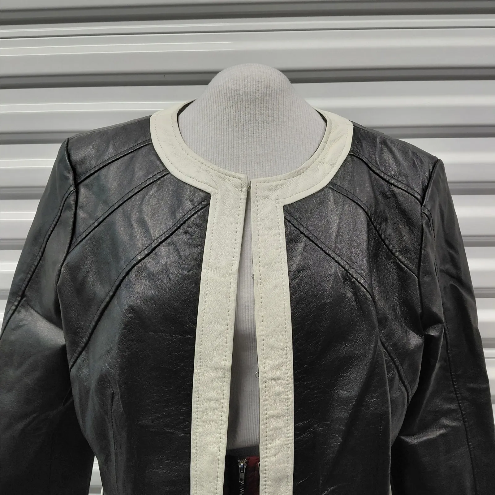 Vintage Y2K Retro Women's Leather Jacket Size 14 Black Moto Biker Chic Spiegel - Image 5
