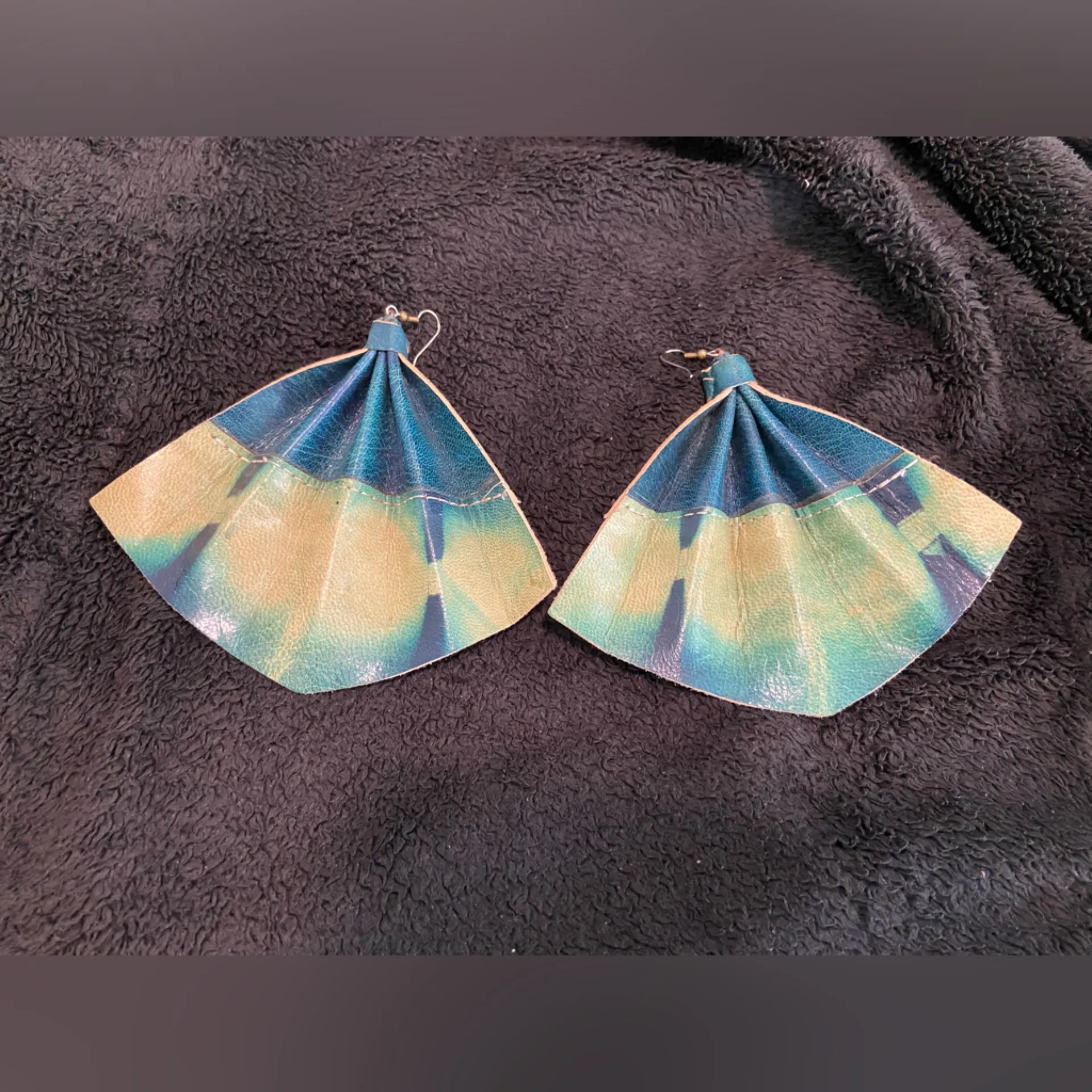 Vintage Blue Leather Fan Earrings - Image 8