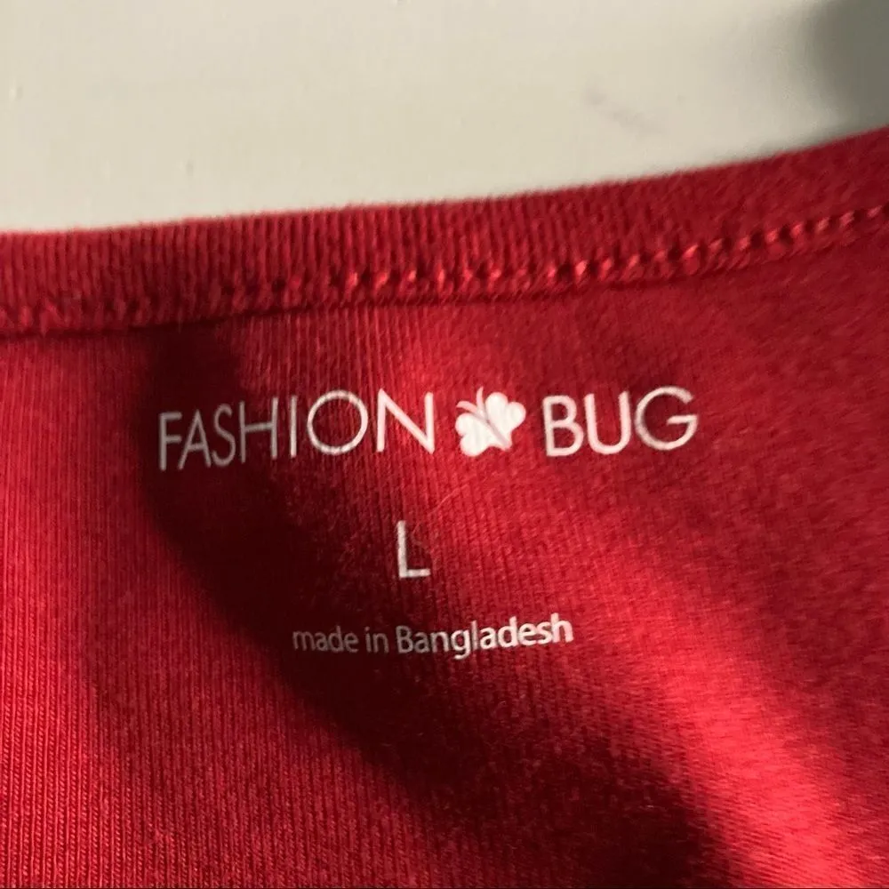 FASHION BUG, Women’s Large Red Top,New With Tags,V-neckline with buttons & loops - Image 4
