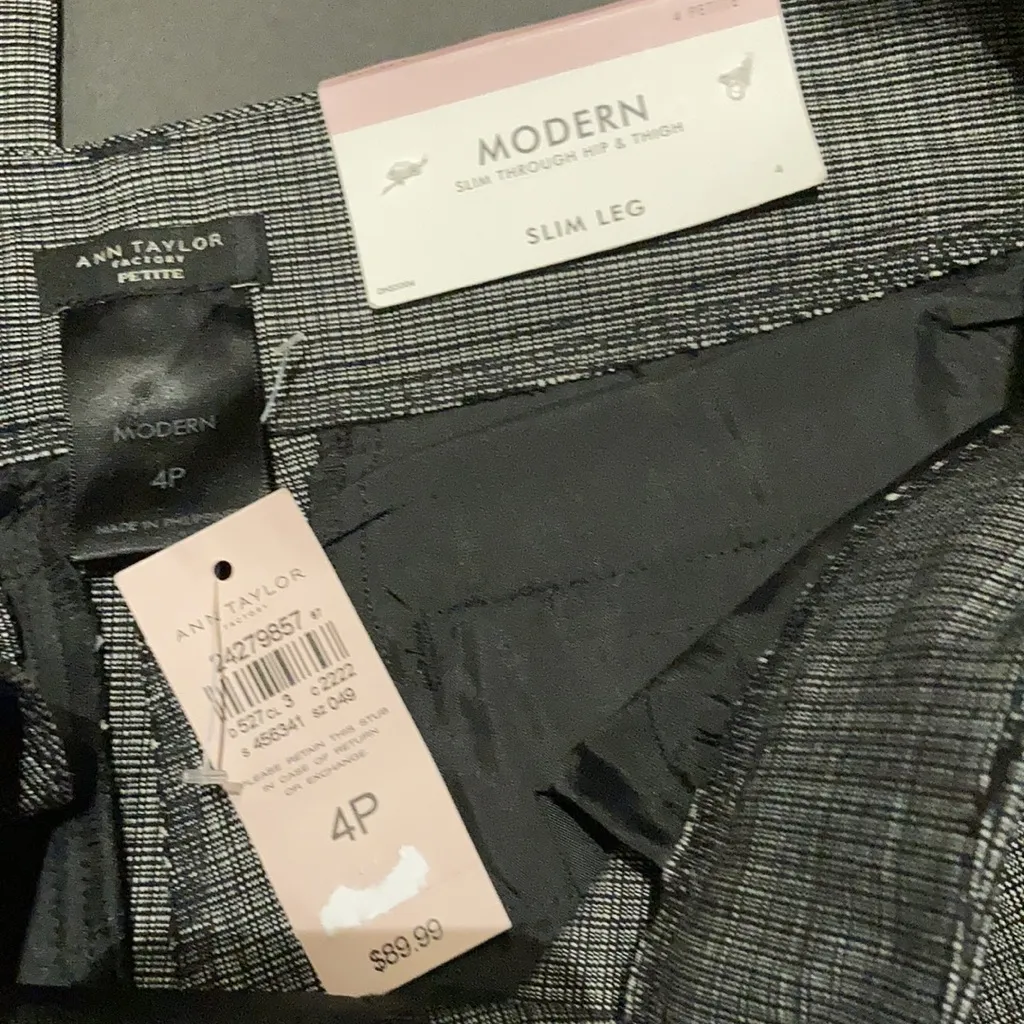 ANN TAYLOR Dress Pants Women’s Size 4P Modern Fit Slim Leg Trousers Black - Image 7