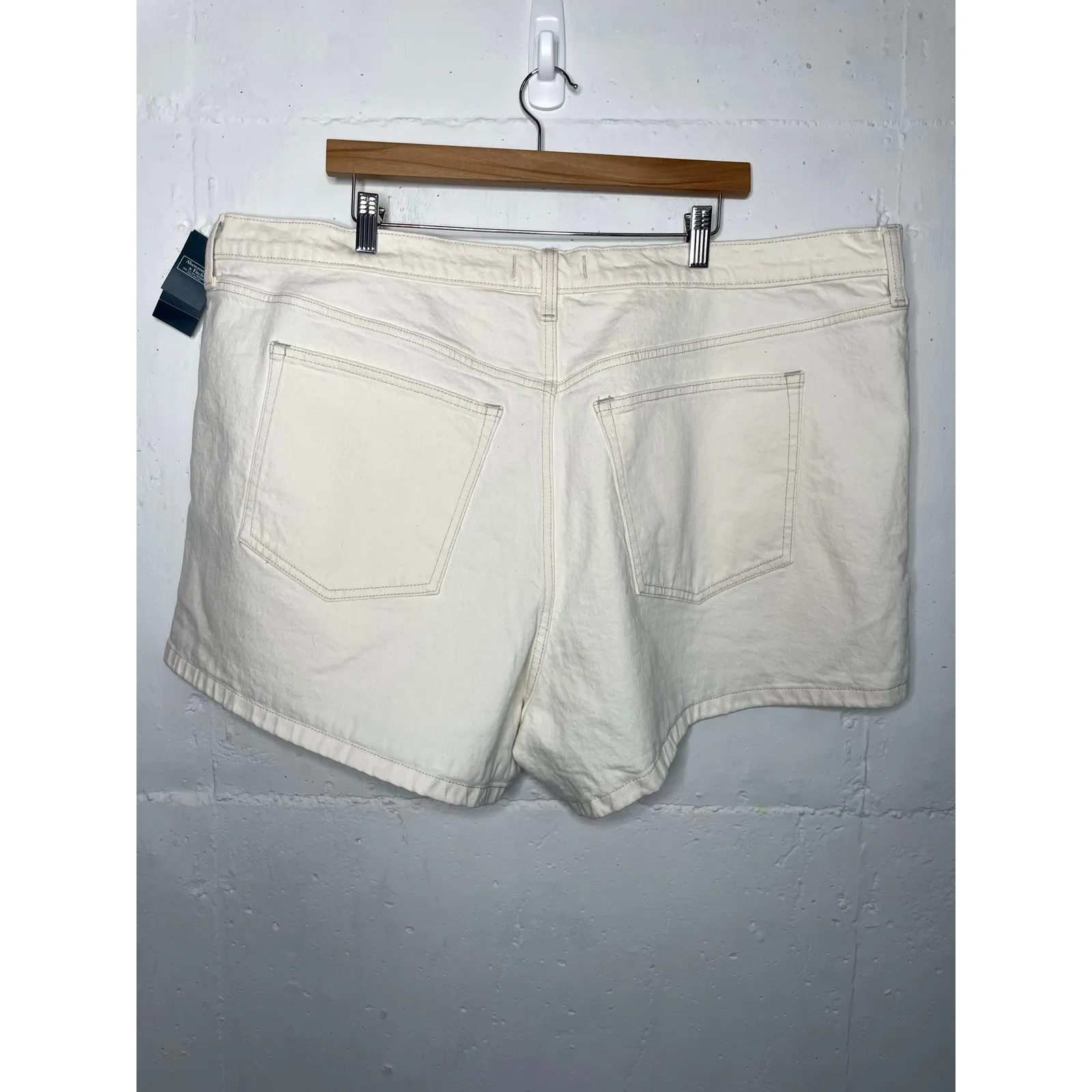 NEW Abercrombie & Fitch Womens 90s Relaxed Cutoff Short High Rise 36/22 - Image 5