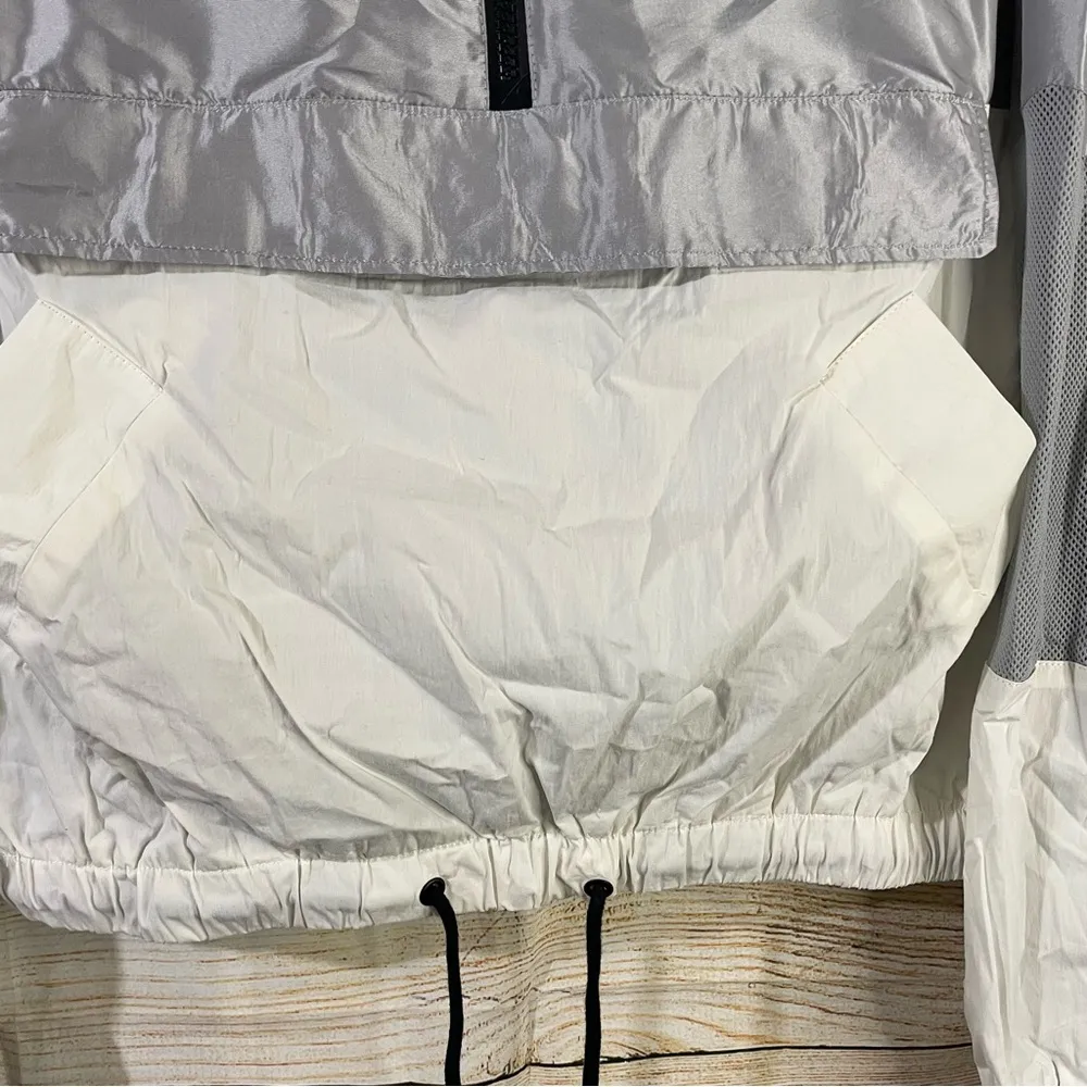 Sandnture windbreaker pullover jacket women’s Size Small activewear - Image 3