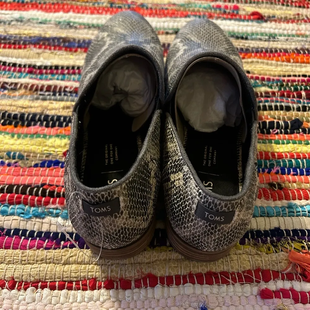 NEW Toms Shaye Snakeskin Leather Slip On Loafer Shoes Womens Size 10 - Image 5