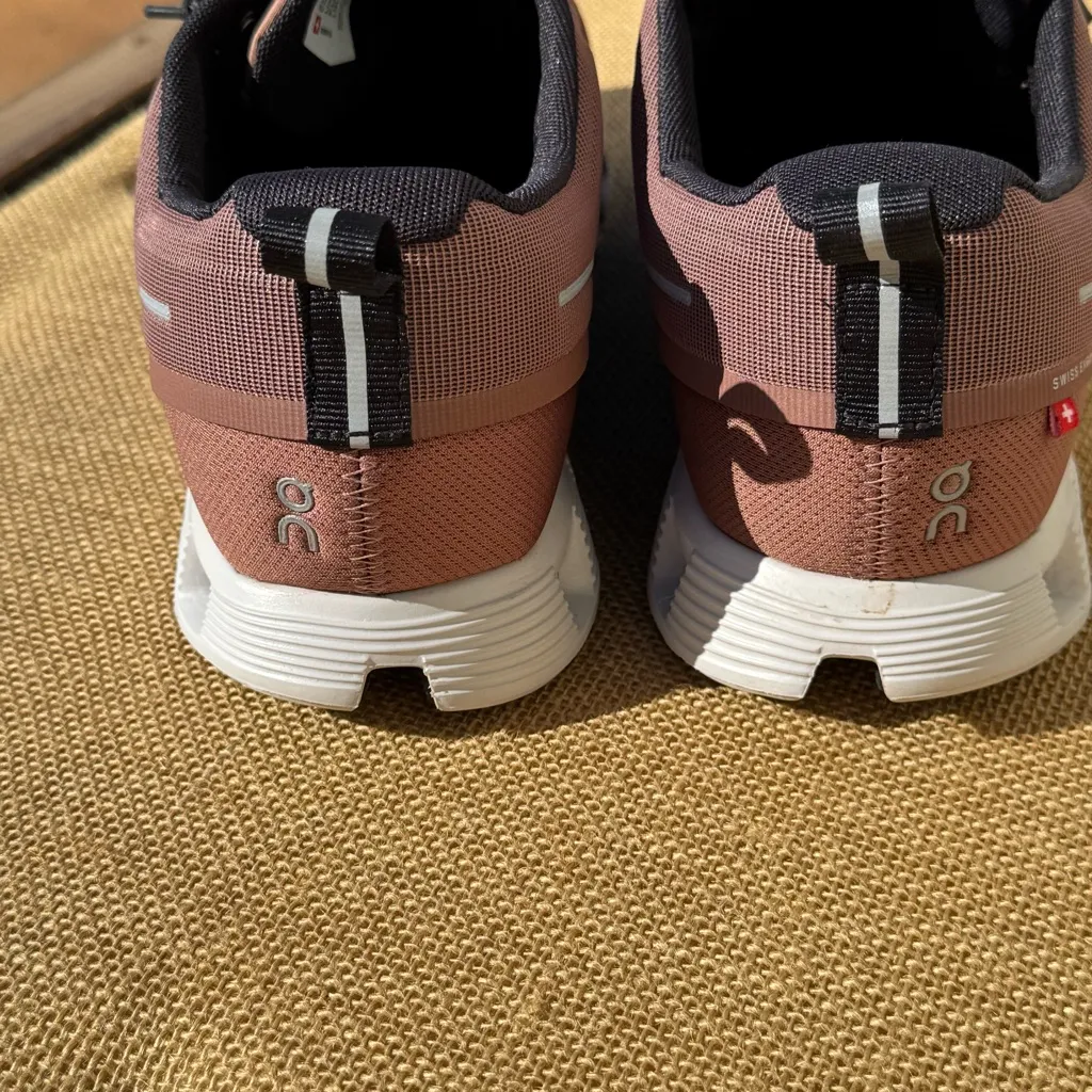 on cloud On Running Cloud 5 Waterproof Athletic Women’s Shoes 11 - Image 7