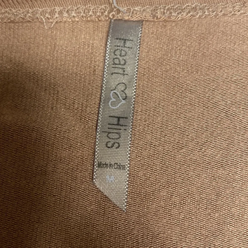 Heart Hips Swag High Low Shirt - Brown - Women’s Size Medium - EUC - Image 2