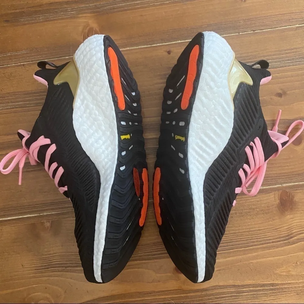 𝅺NIB ADIDAS Women’s Alphaboost Size 6 - Image 6