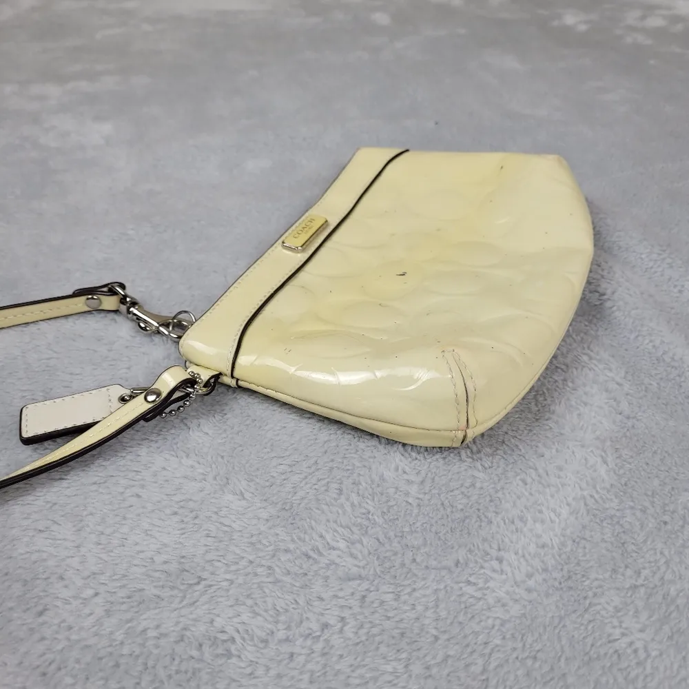 Coach Women's Wrislet Wallet Clutch Beige - Image 8