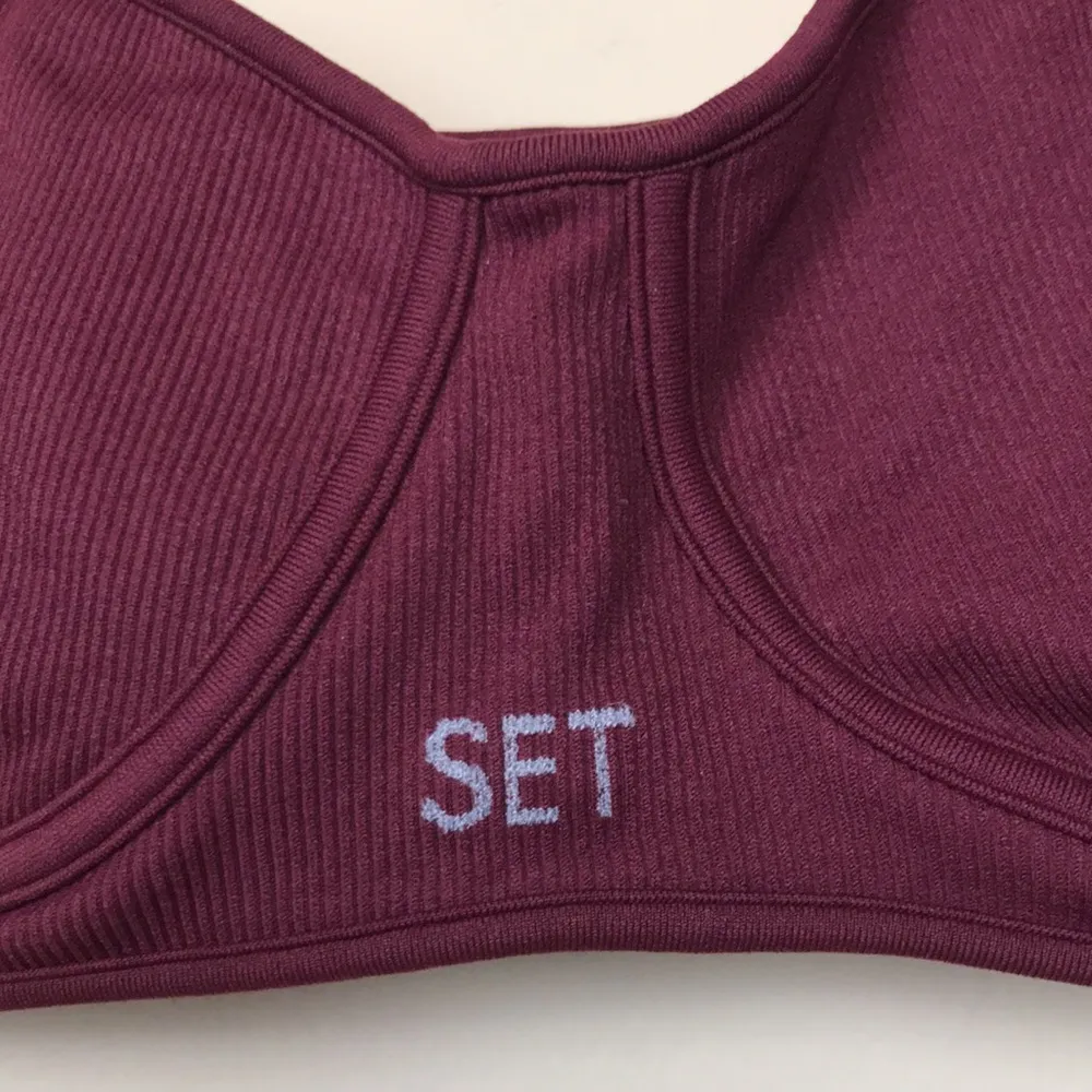 Set Active Women's Athletic Seamless Burgundy Bustier Ribbed Sports Bra - Image 2