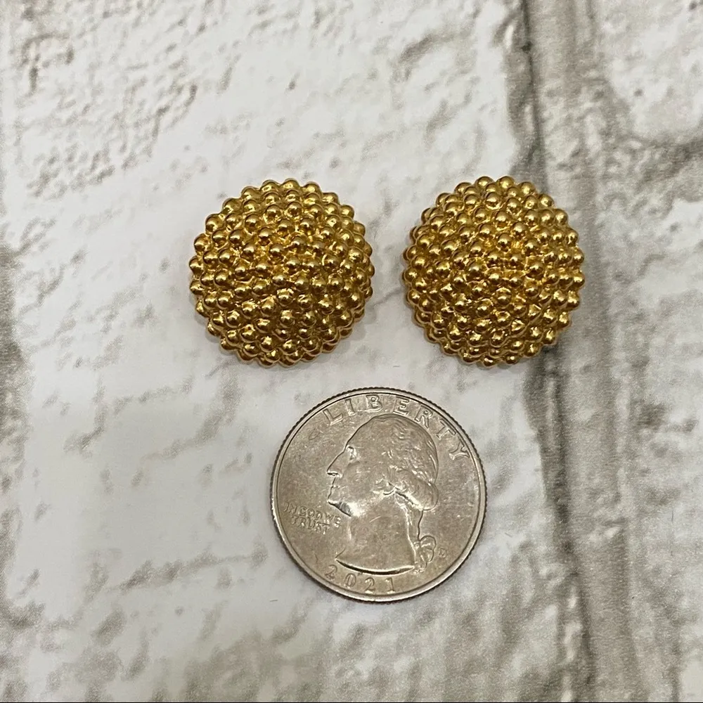 Vintage CARRÉ Golden Beehive Button Clip On Earrings - Image 8