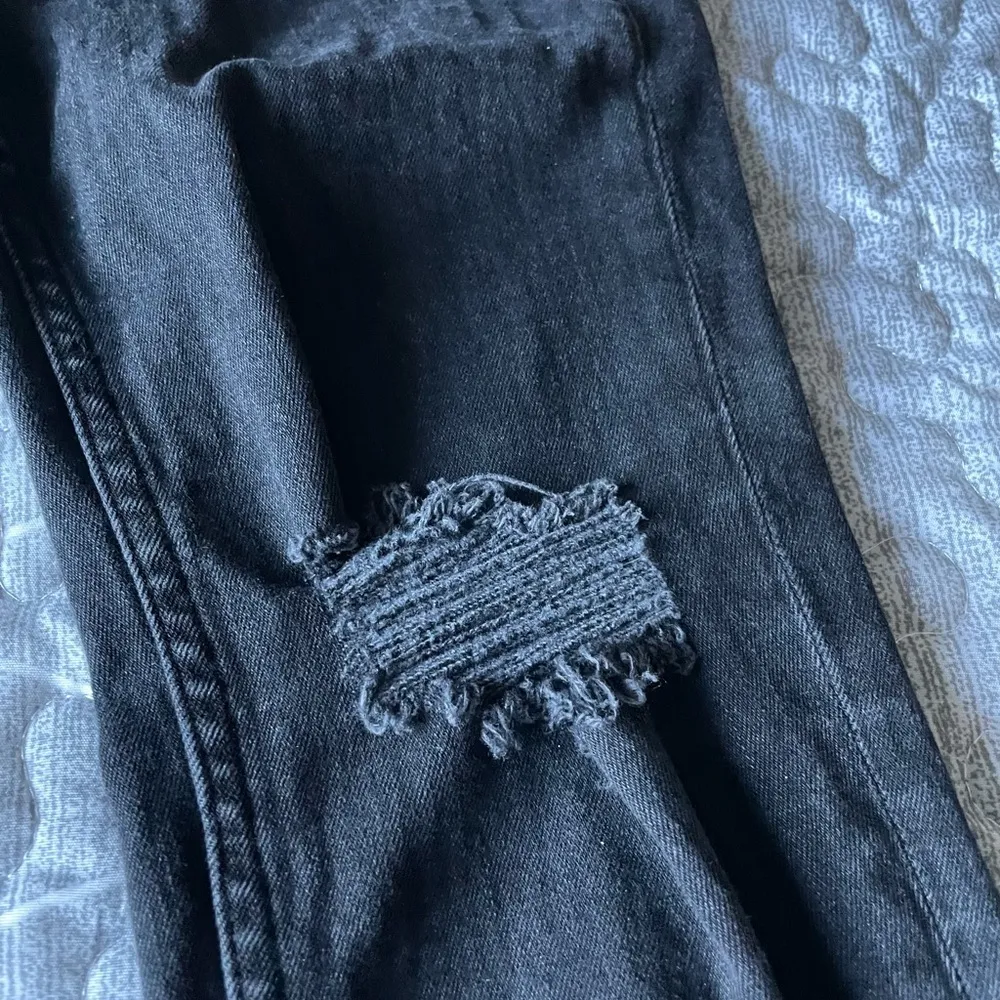 distressed denim - Image 3