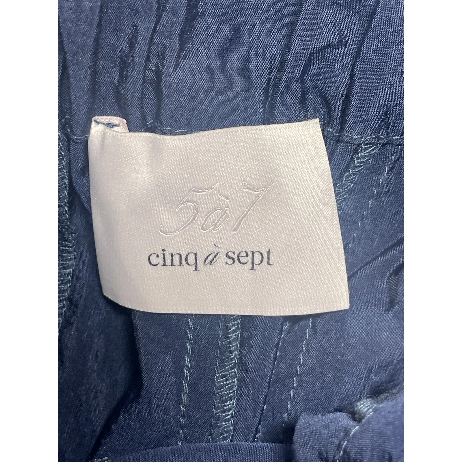 Cinq a Sept Navy Blue Cuffed Hem High Rise Wide Leg Utility Cargo Shorts Size S - Image 3