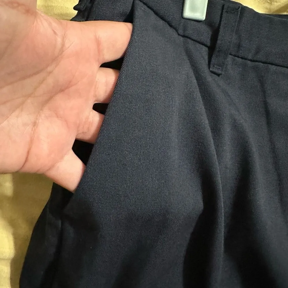 Navy blue slacks , zipper front with button , 2 frontal pockets, 2 back pockets Size undefined - Image 6
