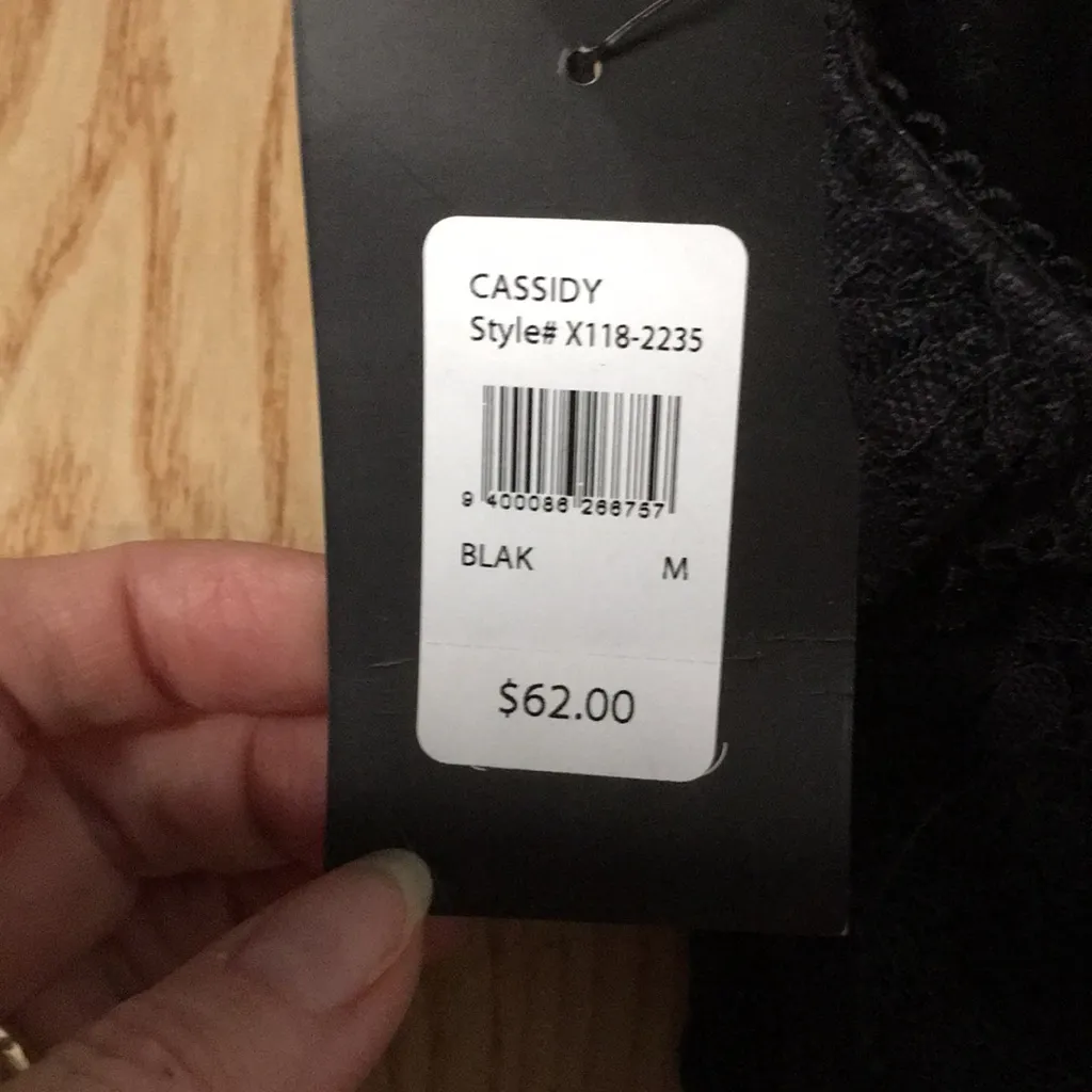 New Frederick’s of Hollywood Lingerie with Garters Underwired Padded Cups Medium - Image 6