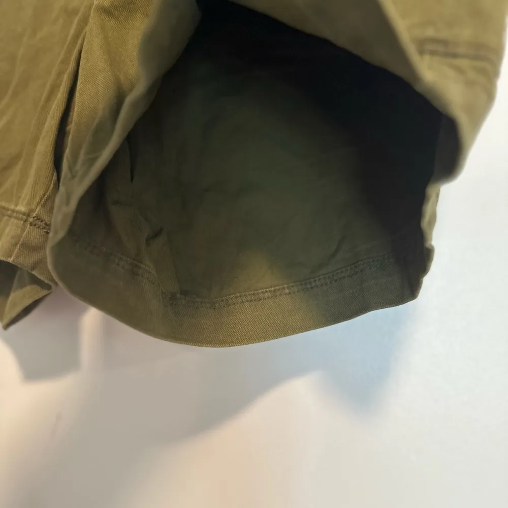 Women’s Sz: 10 Natural Reflections Army Green Cargo Shorts. Stretch Cotton. - Image 12