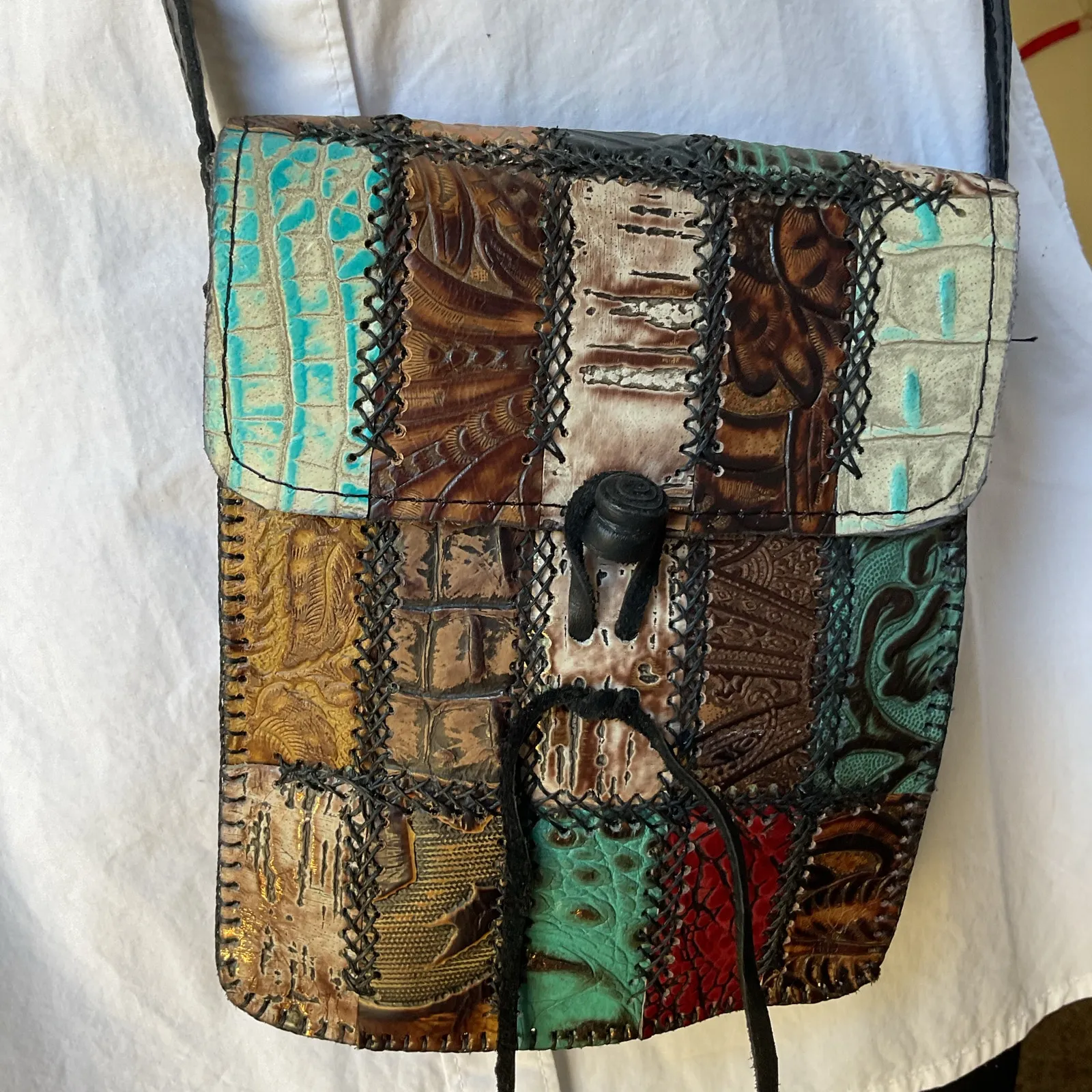 Handmade Mexican Leather Patchwork Crossbody Satchel – Artisan - Image 7