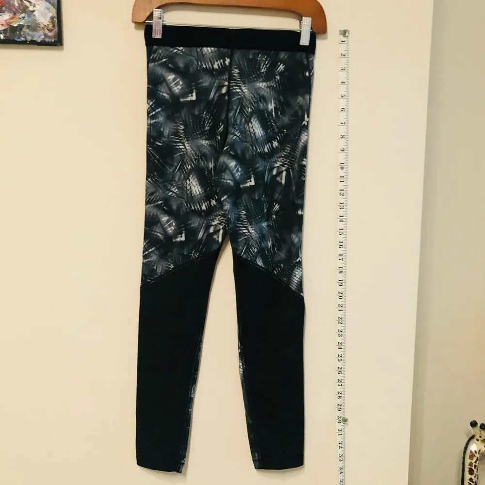 Nike Pro sports Leggings - Image 2