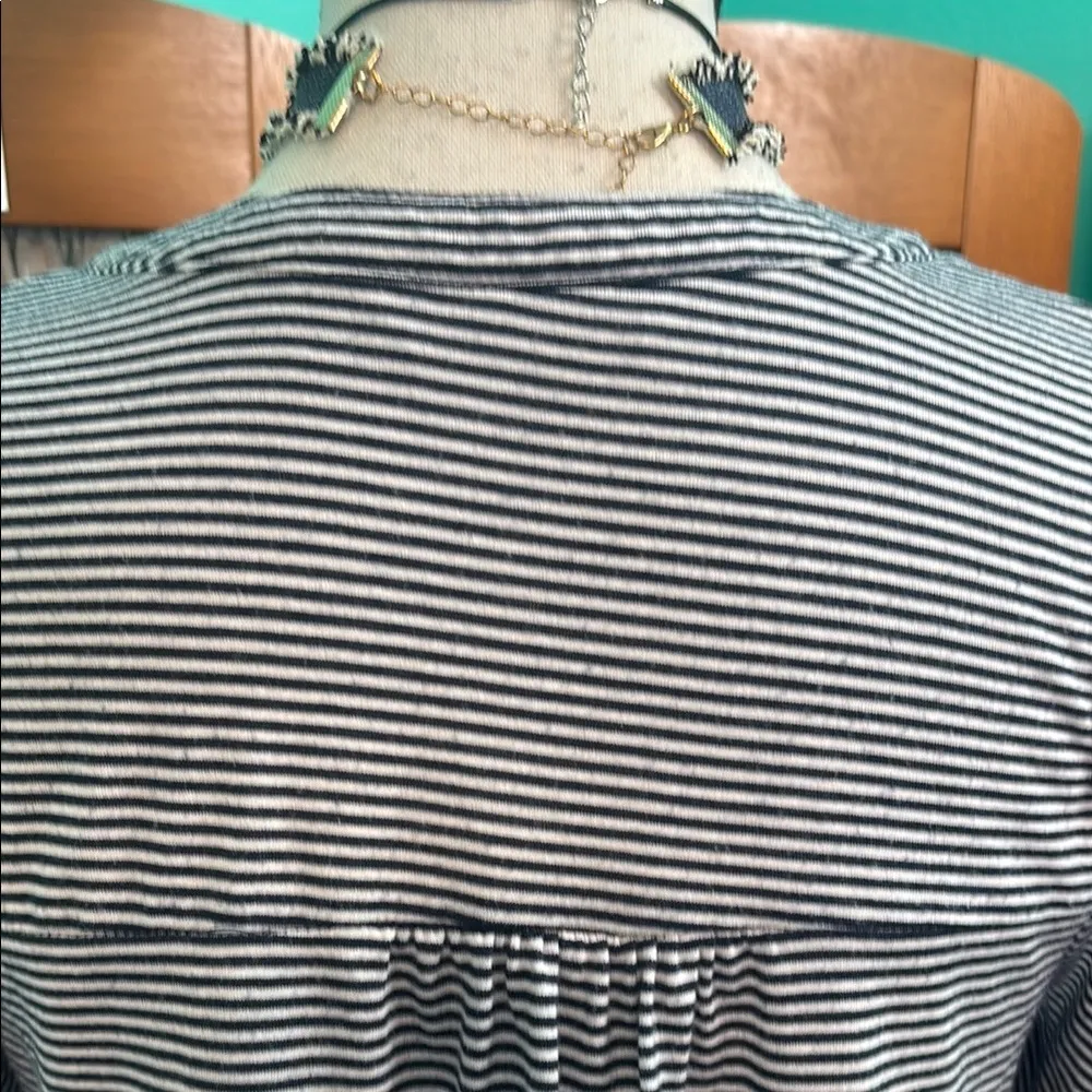 Riders by Lee Blue and White Short Sleeve Cols Shoulder Ruffled Blouse - Image 9