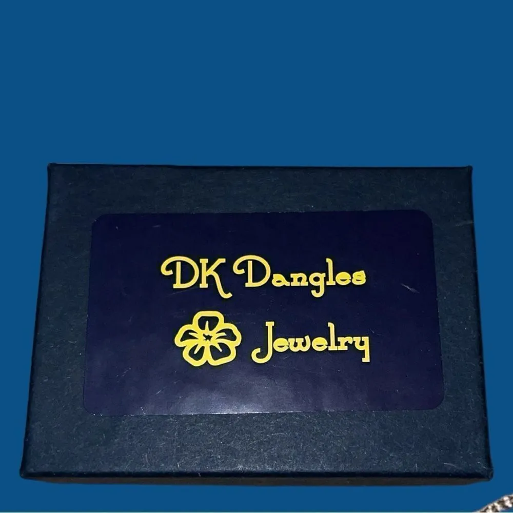 Gold 16” chain necklace with cz encrusted stone cross!! New - Image 5