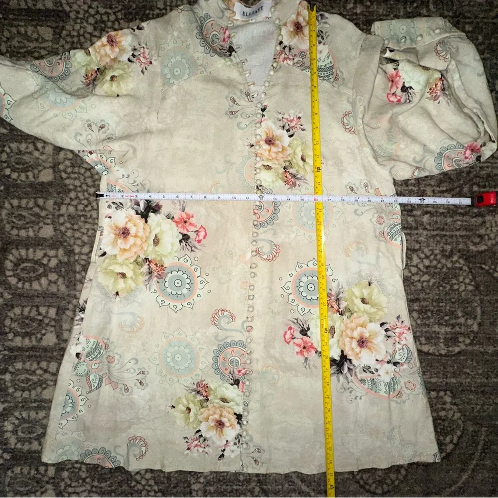 Elliatt Sz L Light Gray Floral Linen Blend Belted Cyprus Puff Sleeve Mini Dress - Image 13