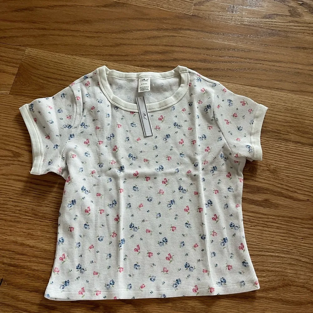 Frankie’s bikinis tee - Image 3