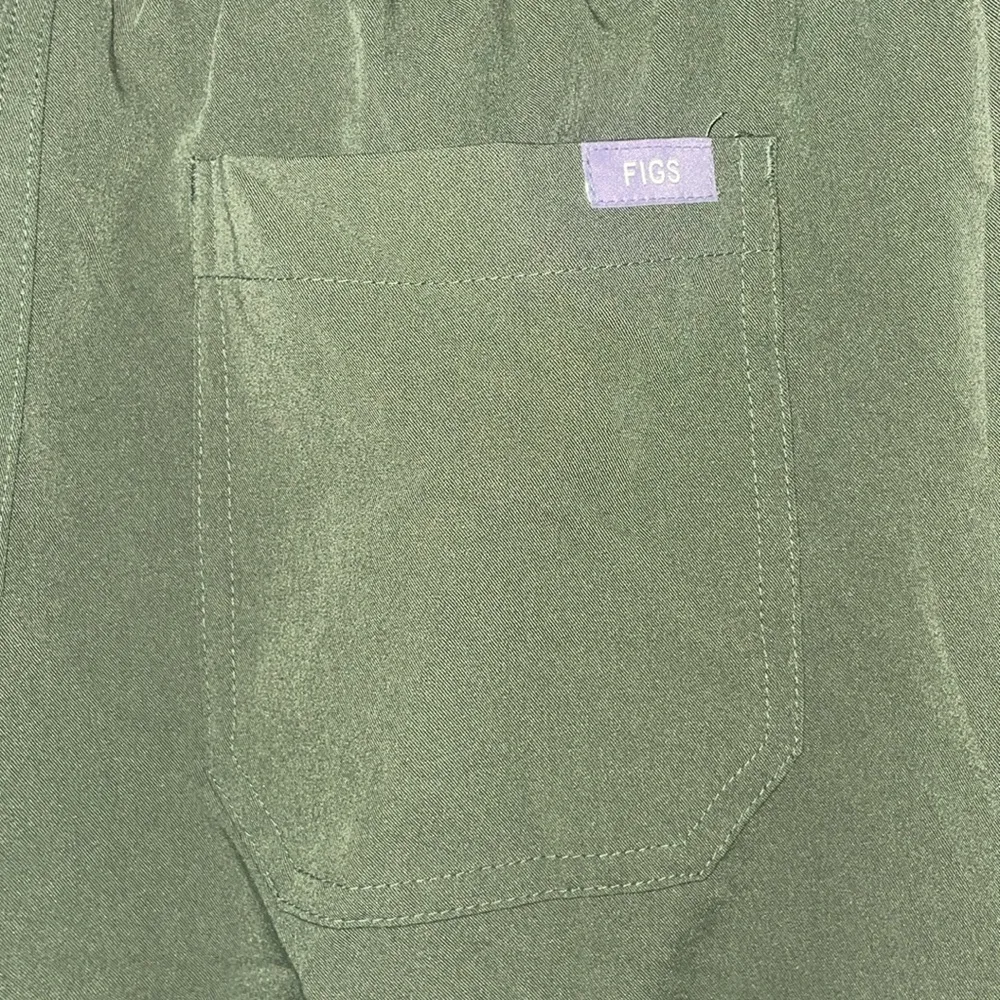 FIGS Dark olive yola fig pants size medium medical doctor nurse scrub pants green - Image 9