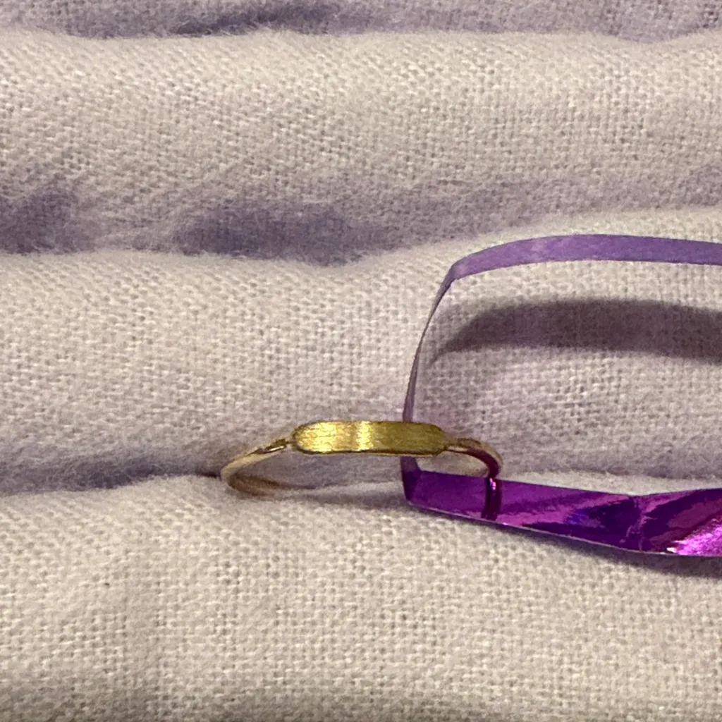 Chic Gold Toned Band Ring - Image 3