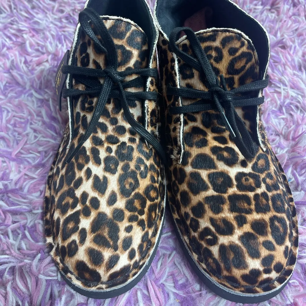 Clarks Desert Chukka Boot 2 Leopard Print women’s size 7.5 - Image 4