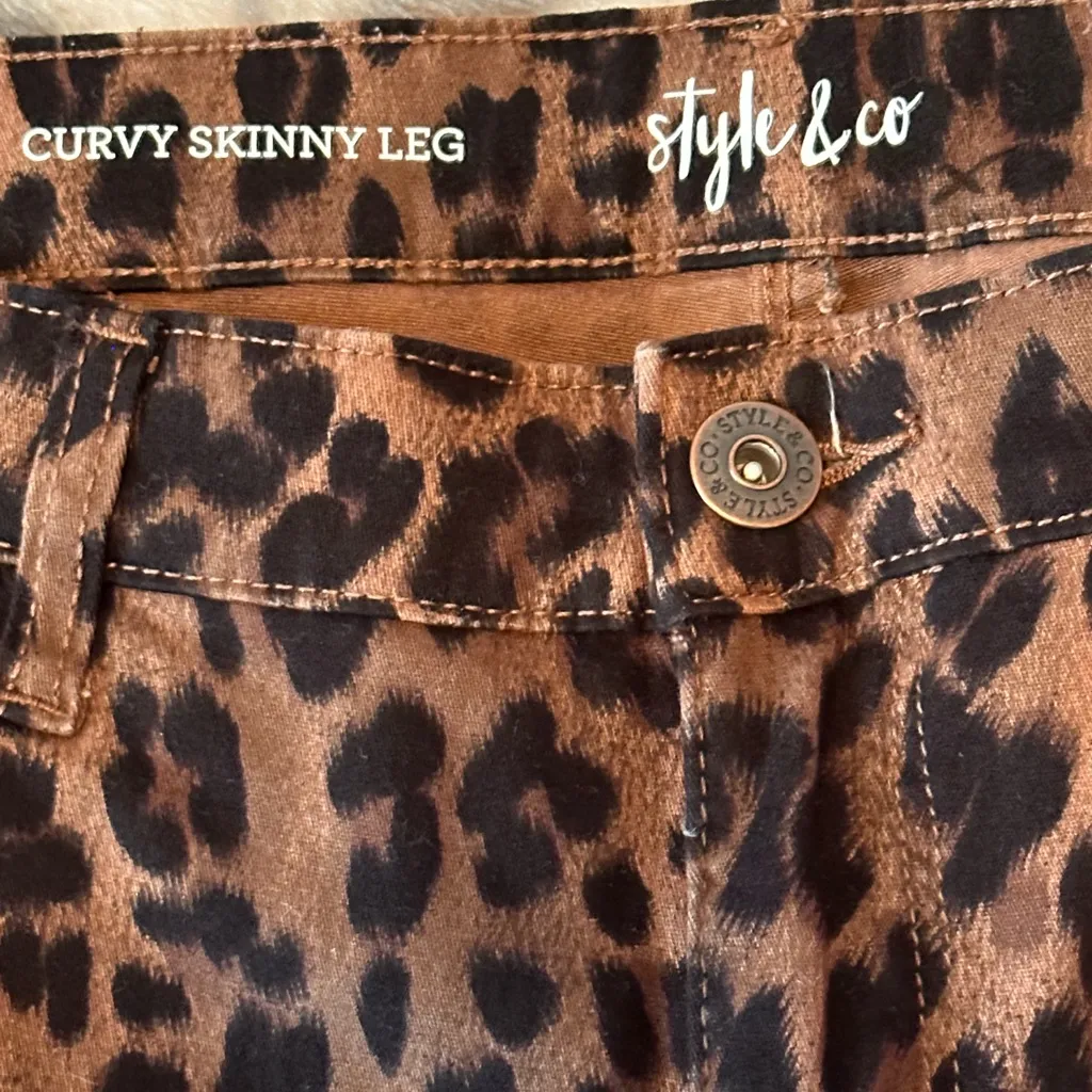 Style & Co Women's Curvy-Fit Skinny Jeans Black & Brown Animal print - Image 9