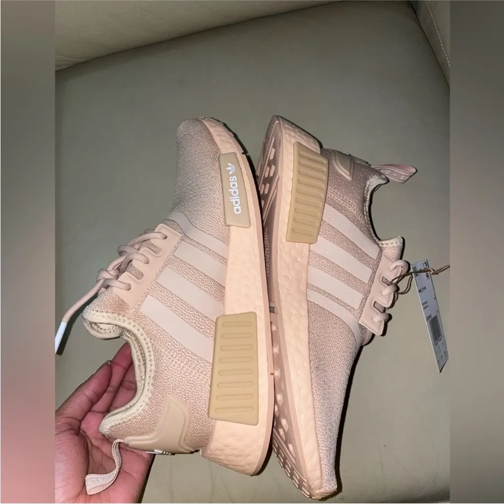 NMD_R1 halo blush size 6 - Image 4