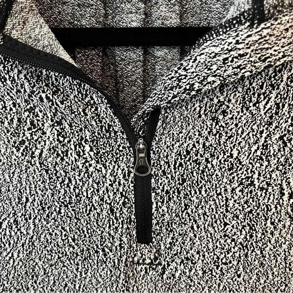 lululemon Black and White Marled Half Zip Pullover Jacket Size 6 - Image 2