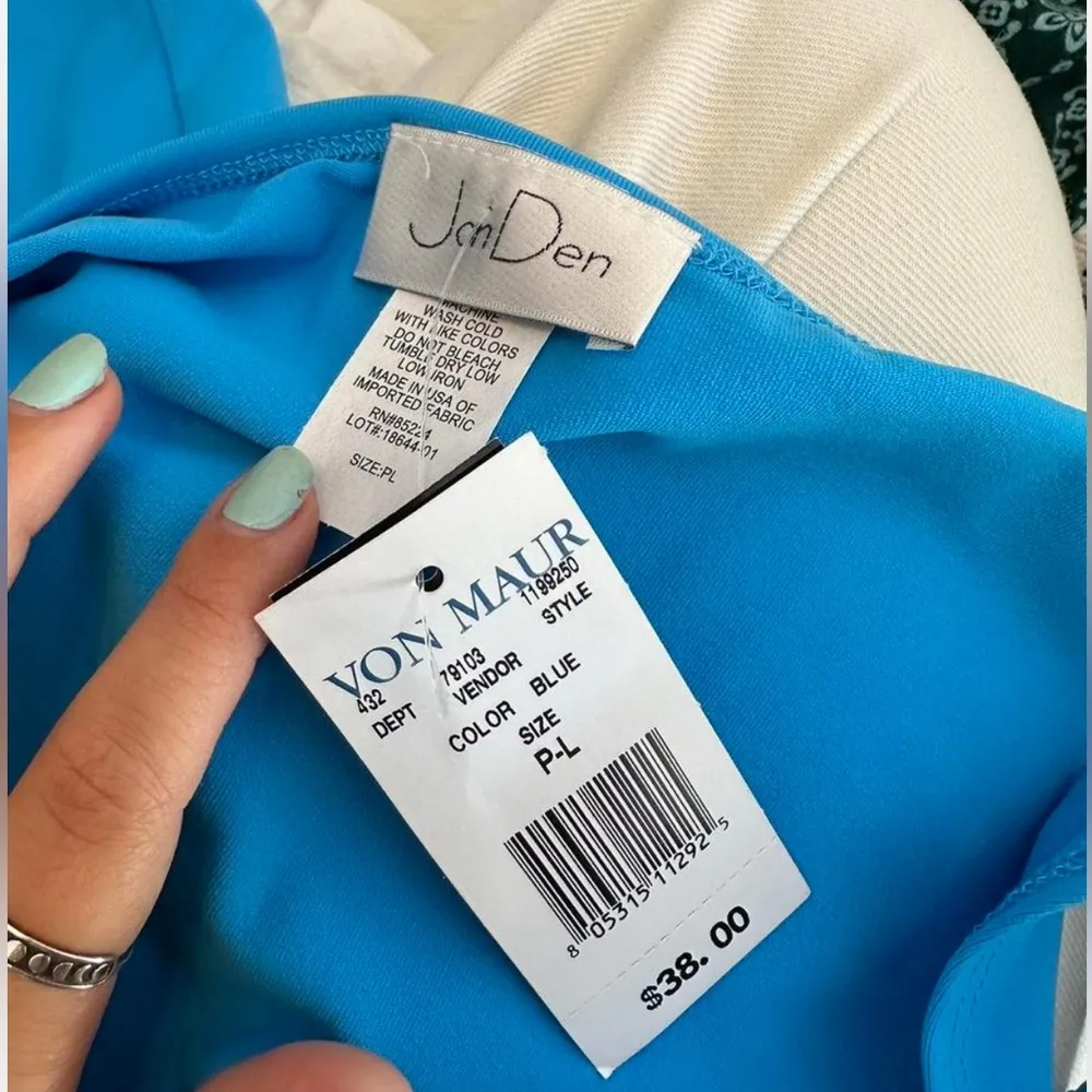 JonDen bright blue tank top with collar detailing - Image 6