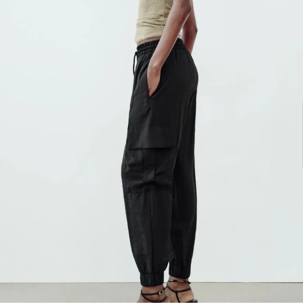 Zara Black Stretchy Elastic Waist Cargo Jogger Pants With Pockets - Image 9