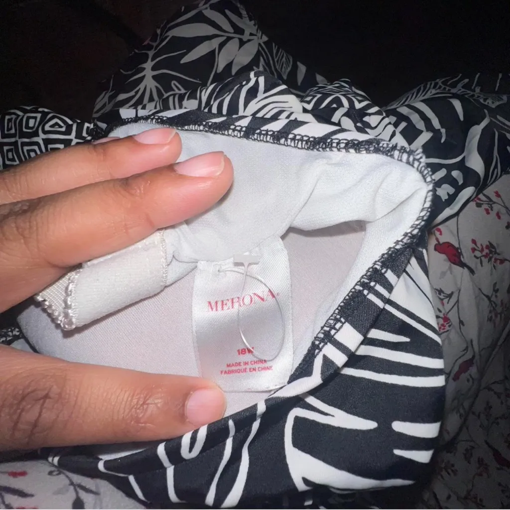 Black and White Swim top - Image 2