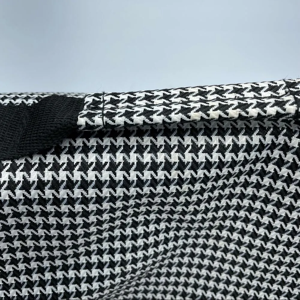 Lula Black & White Herringbone Travel Accessories Case - Image 7