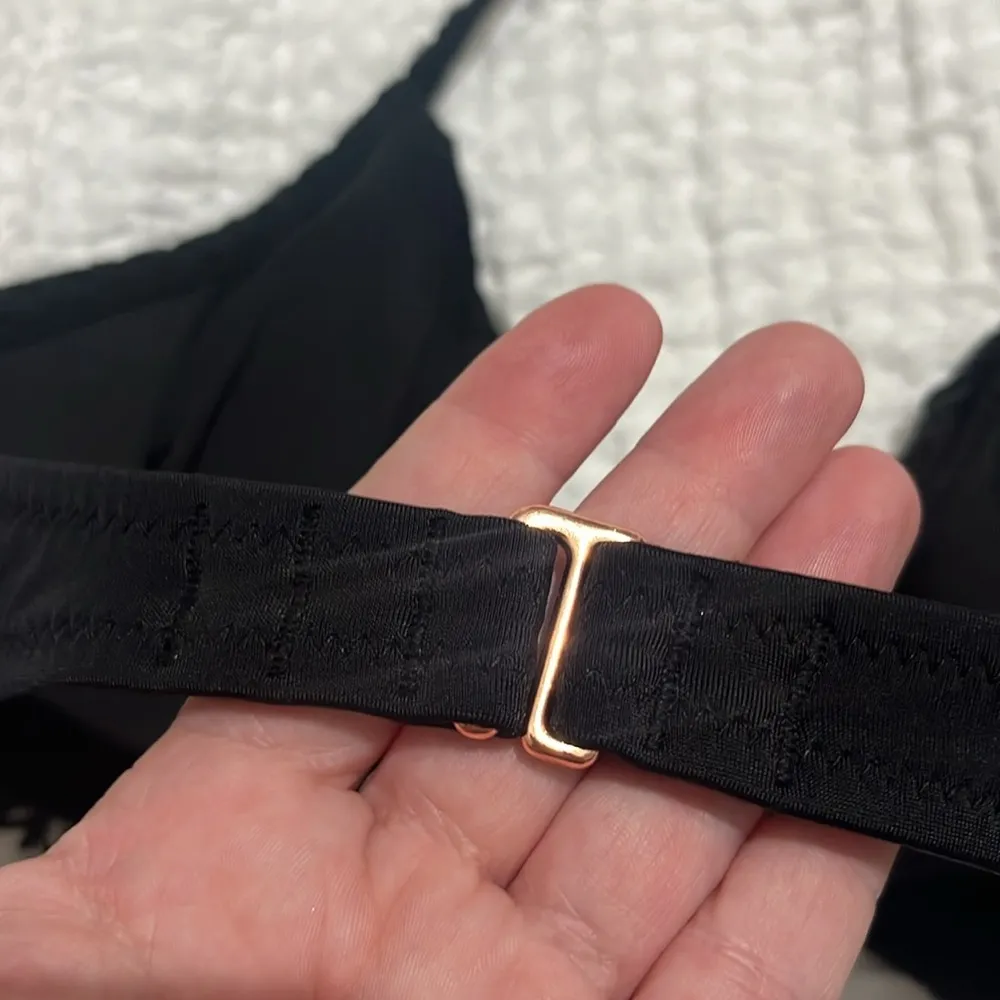 New Shade & Shore Women’s Black Crochet Knit Triangle Bikini Top Size 34C NWOT - Image 7