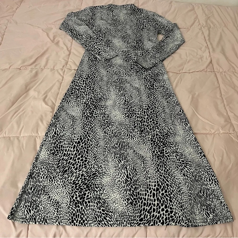 Wednesday’s Girl animal prints leopard boho turtleneck bodycon midi dress size M Black Size M - Image 16