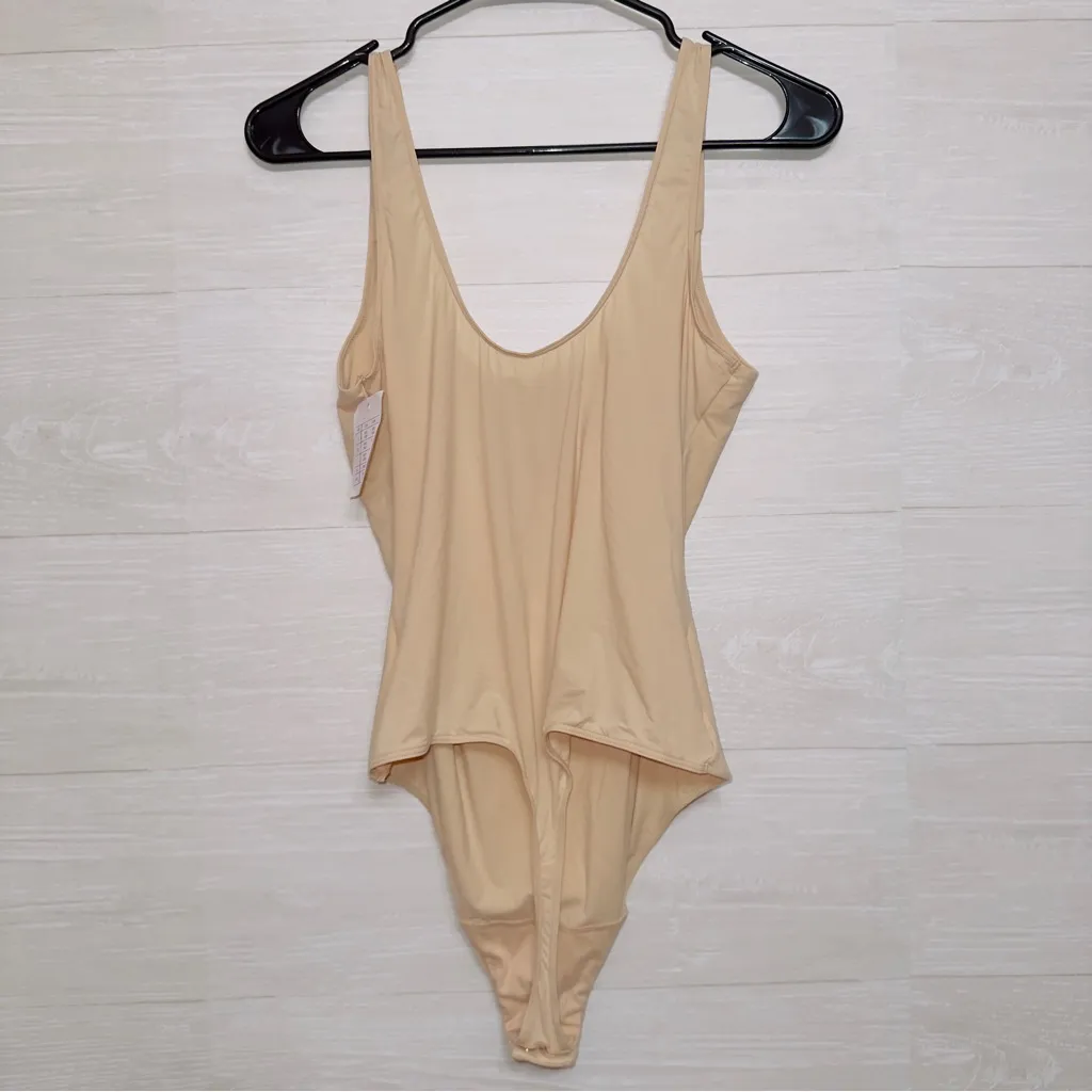 Auden NWT Women's Tan Smoothing Seamless Thongback Bodysuit size XL - Image 8