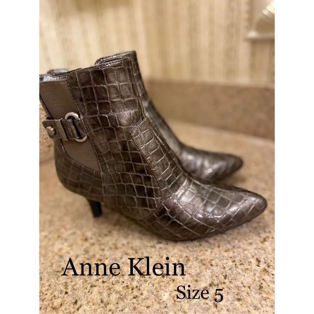 Anne Klein size 5 womens alligator skin booties - Image 2