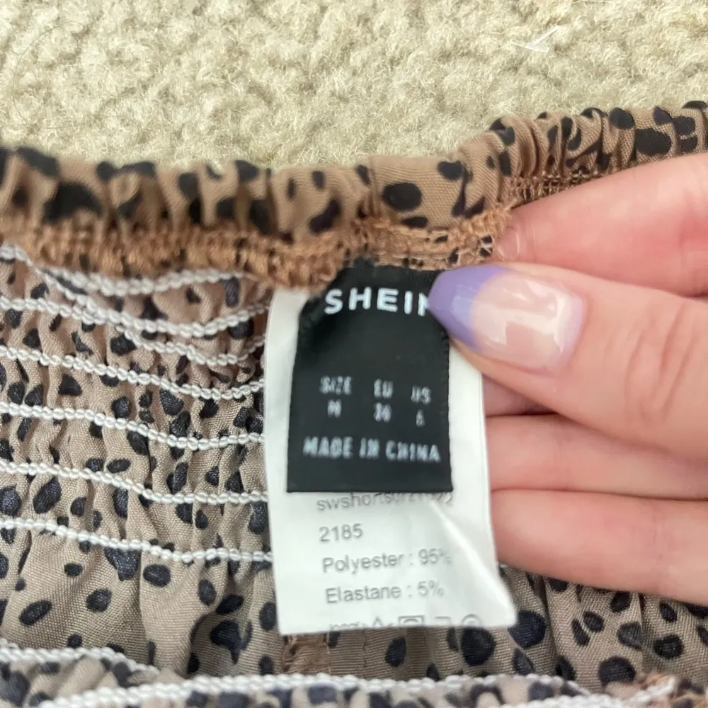 Brown and black dress shorts! - Image 2