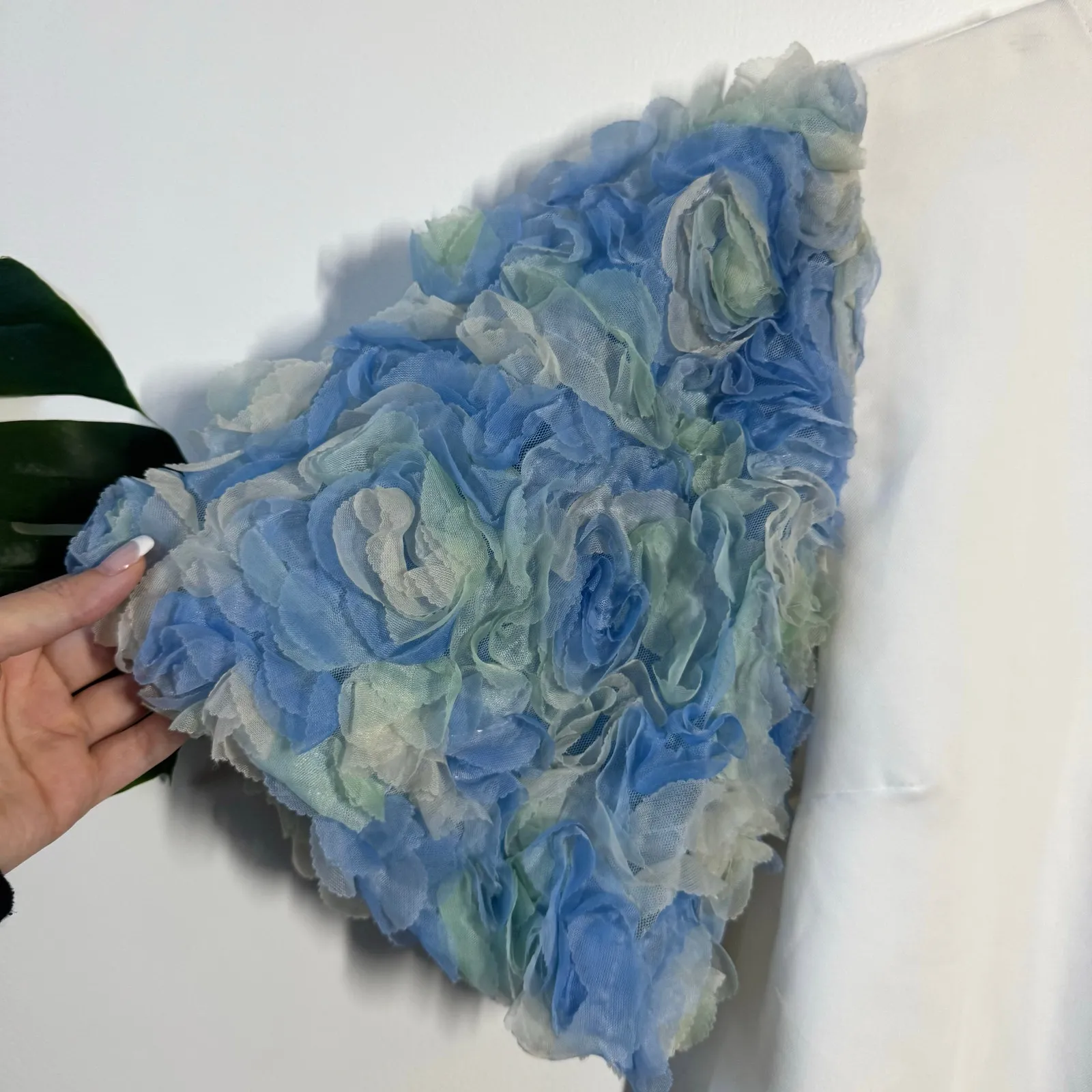 She + Sky Top Women M White Blue Floral Appliqué Puff Sleeve Garden Preppy - Image 3