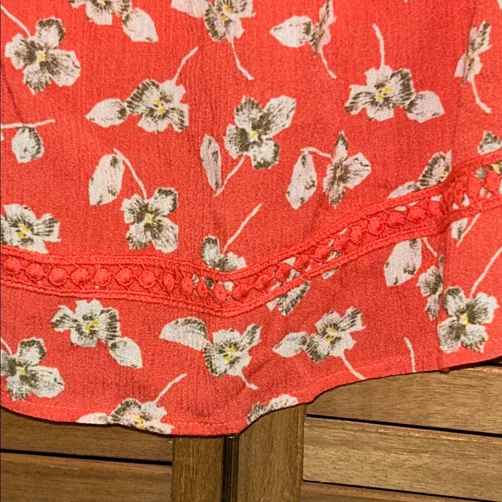 EXPRESS size XL on or off shoulder rayon crop top floral blouse shirt NWT - Image 2