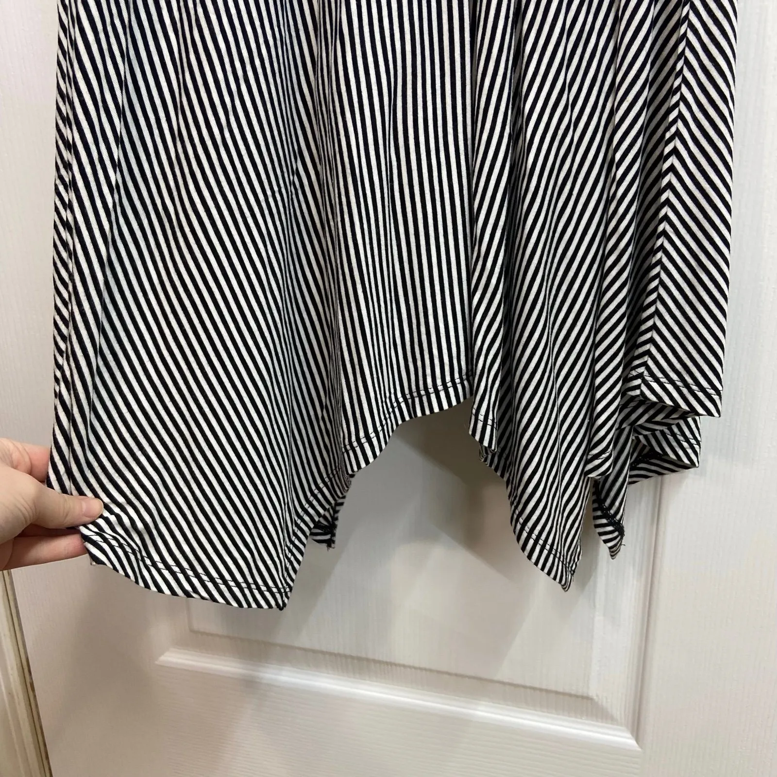 Philosophy black white striped asymmetrical stretch v-neck short sleeve dress S - Image 6