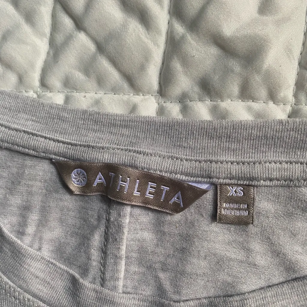 Athleta  Gray Short Sleeve T-Shirt - Image 8
