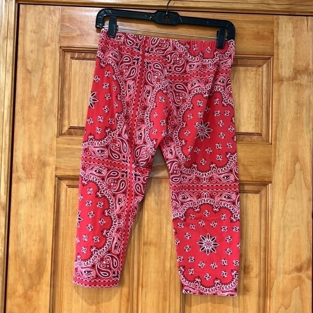 No Boundaries Bandana Print Capri Pants Large - Image 2